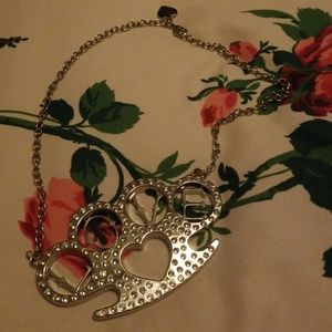 Rock Rebel brassknuckle necklace